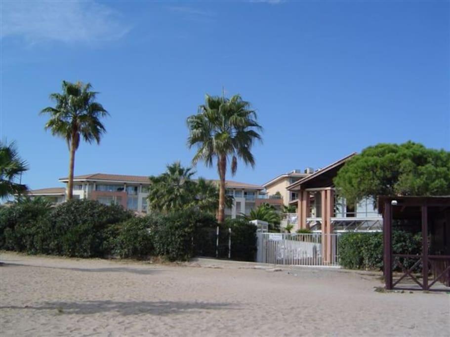 Port Frejus Cap Hermes Vue Mer Et Port Pieds Dans L'Eau Piscine Pkg Экстерьер фото