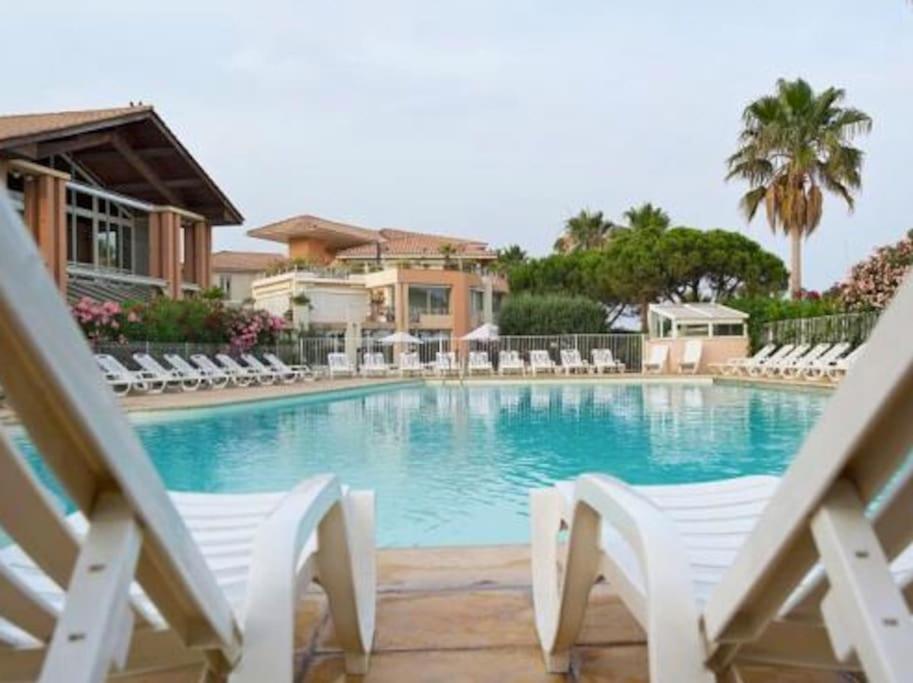 Port Frejus Cap Hermes Vue Mer Et Port Pieds Dans L'Eau Piscine Pkg Экстерьер фото
